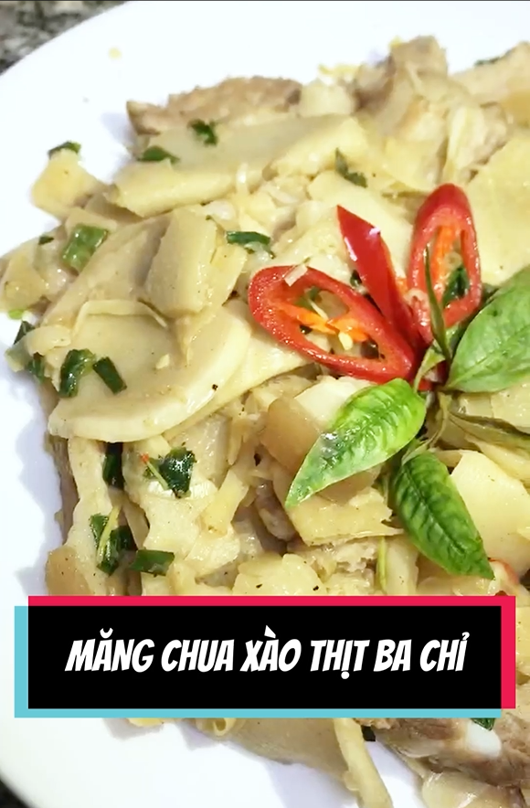 Măng chua xào thịt ba chỉ