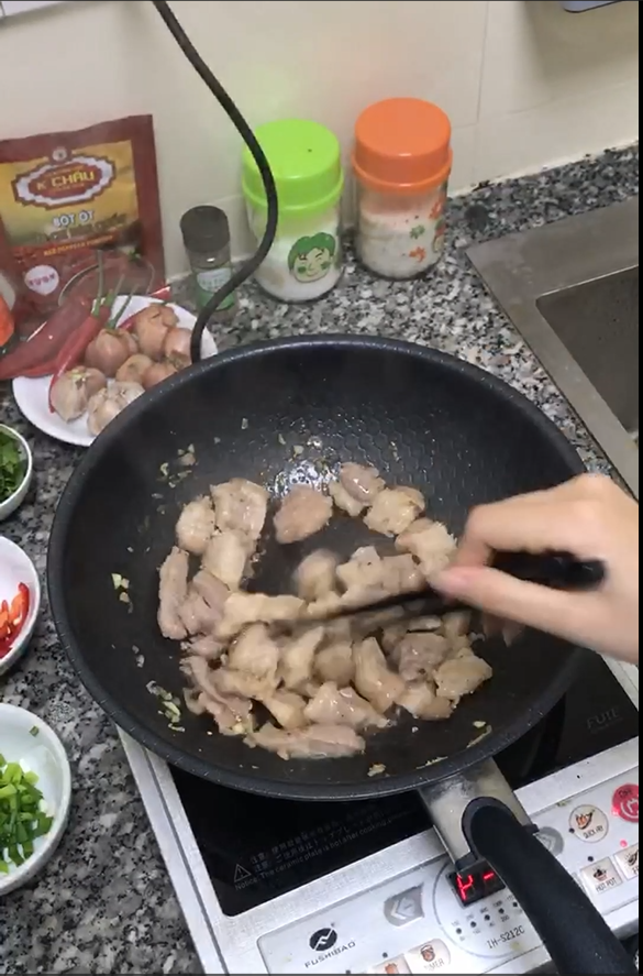 Xào thịt lợn