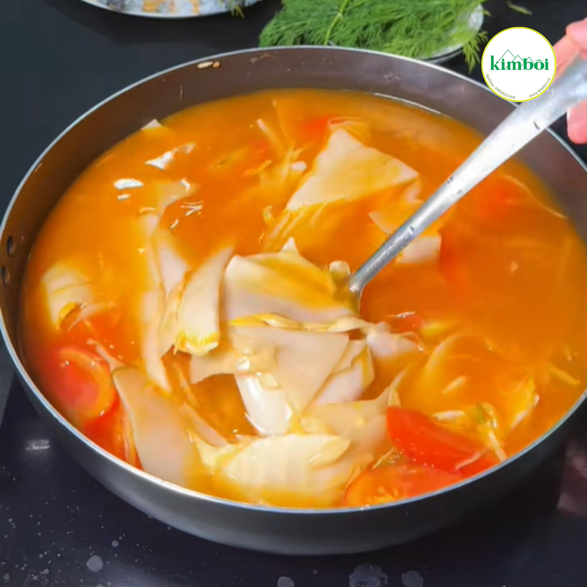 nước dùng của lẩu Kim Bôi