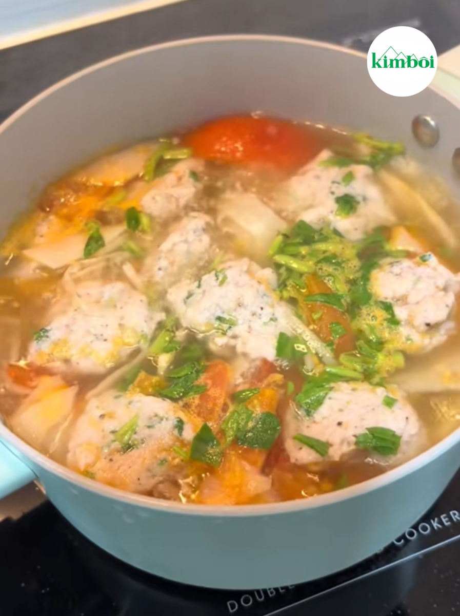 Canh măng chua nấu mọc cá